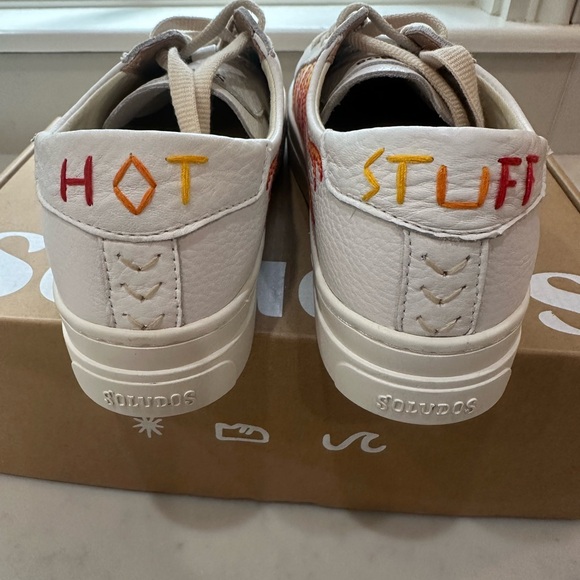 Soludos Hot Stuff Ibiza Women White Leather Embroidered Flames Platform Sneaker - Picture 3 of 6